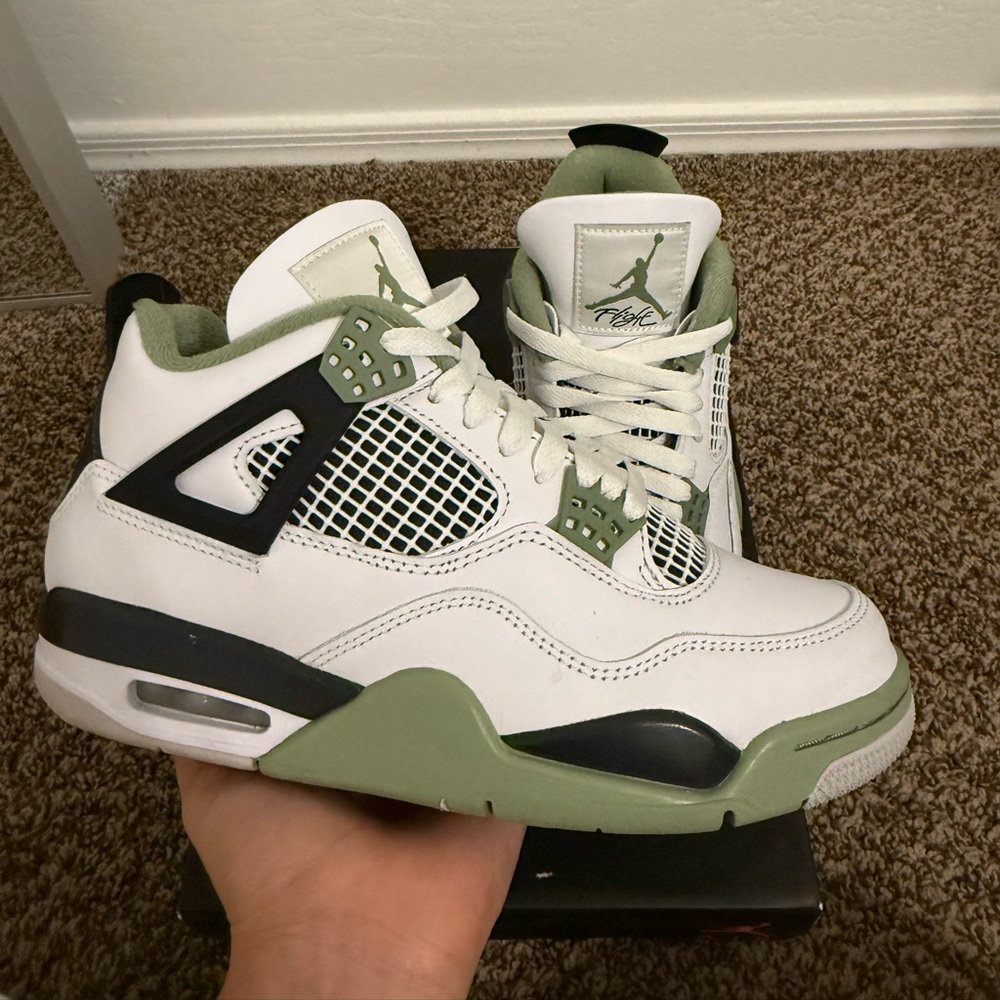 Women’s Jordan Seafoam 4s